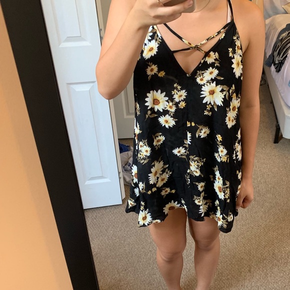 Black Daisy Dress size S Like New - Picture 5 of 6